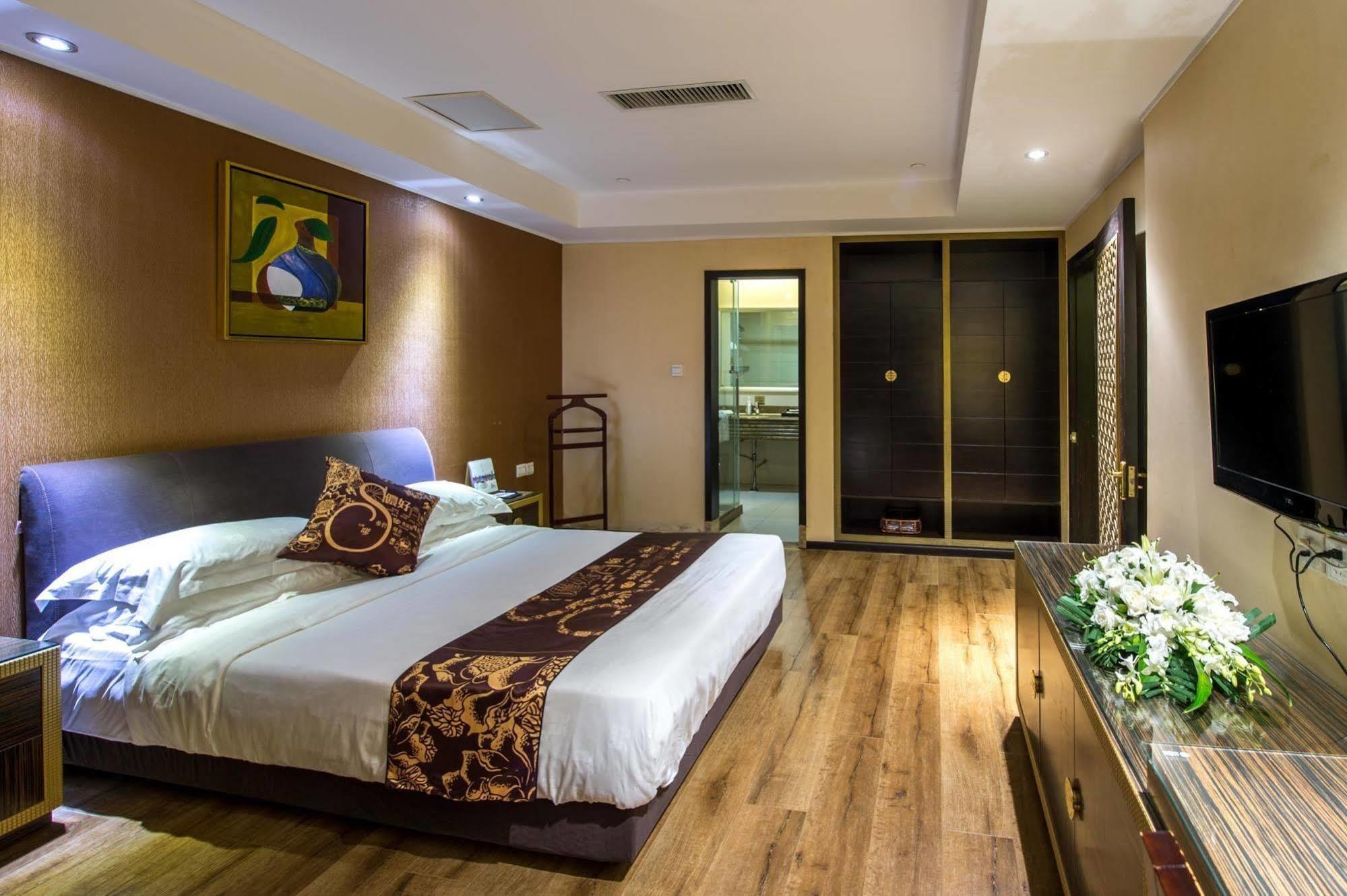 Kingtown Hotel Hongmei Shanghai Bagian luar foto