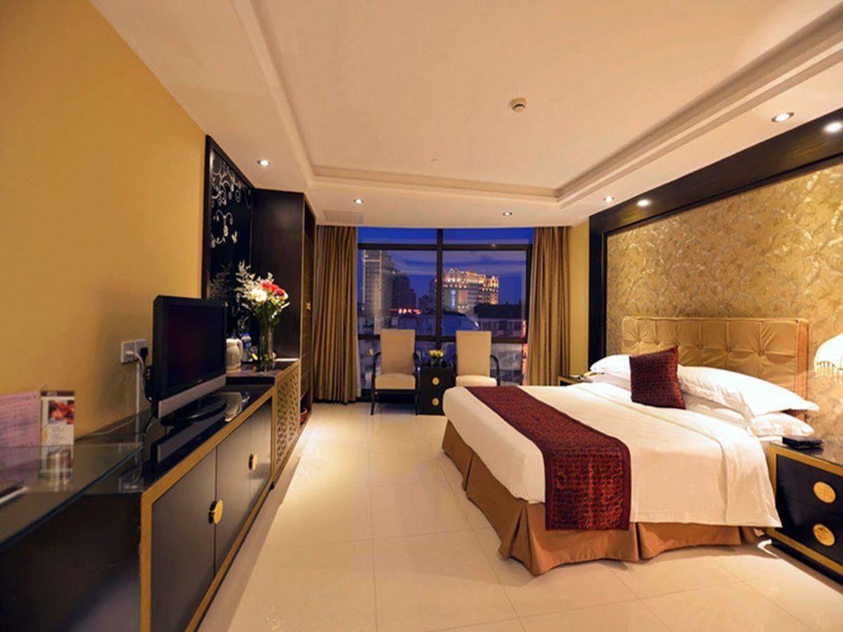 Kingtown Hotel Hongmei Shanghai Bagian luar foto