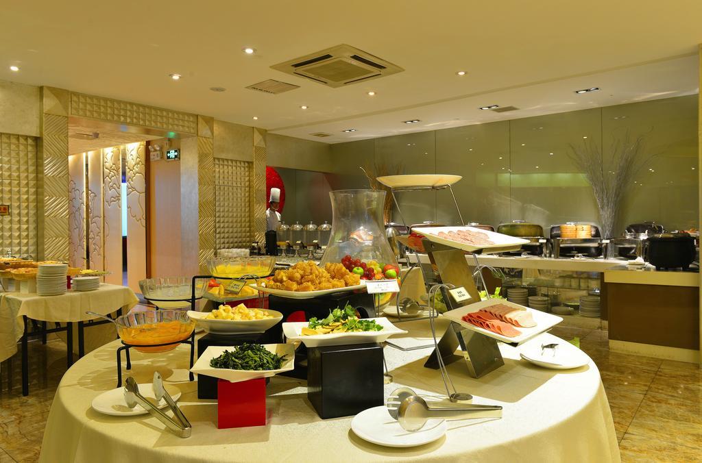 Kingtown Hotel Hongmei Shanghai Bagian luar foto