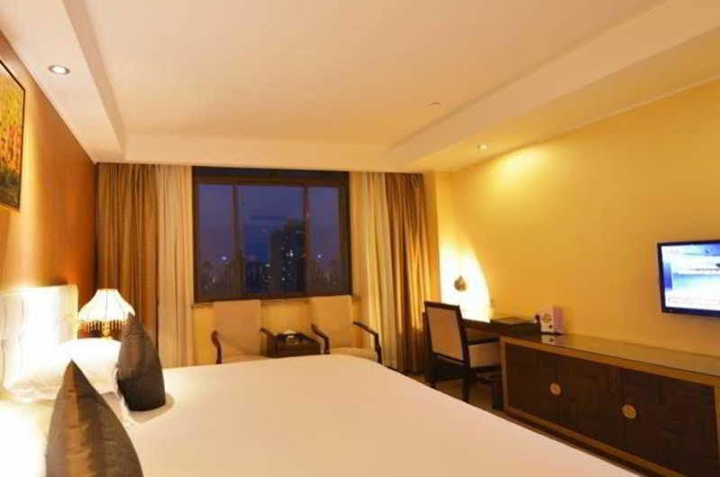 Kingtown Hotel Hongmei Shanghai Bagian luar foto